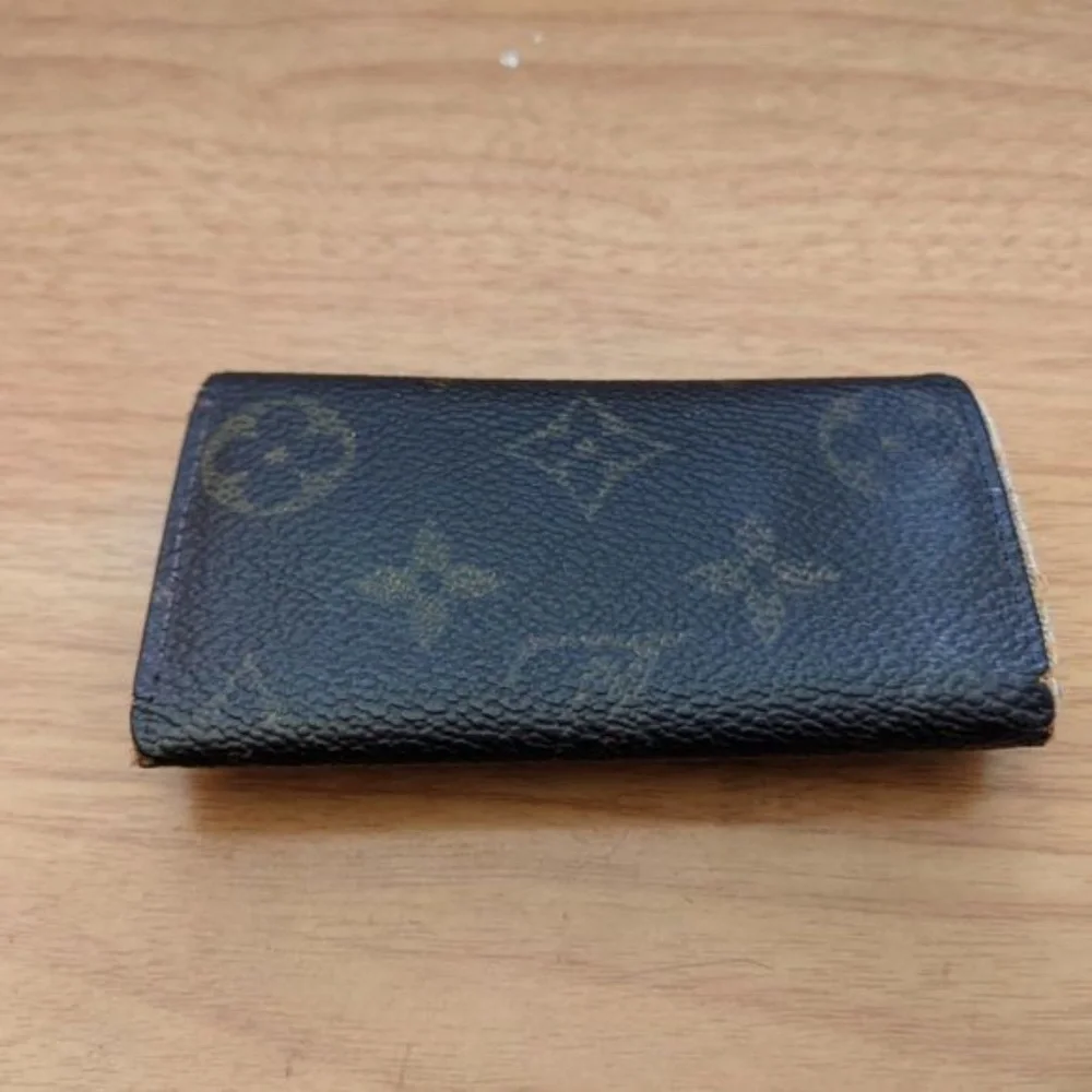 Louis Vuitton Monogram Key Holder/Wallet #432💥PRICE DROP💥